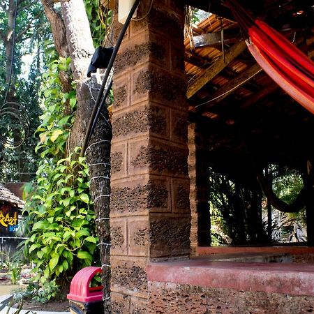 That Crazy Hostel Anjuna Exterior photo